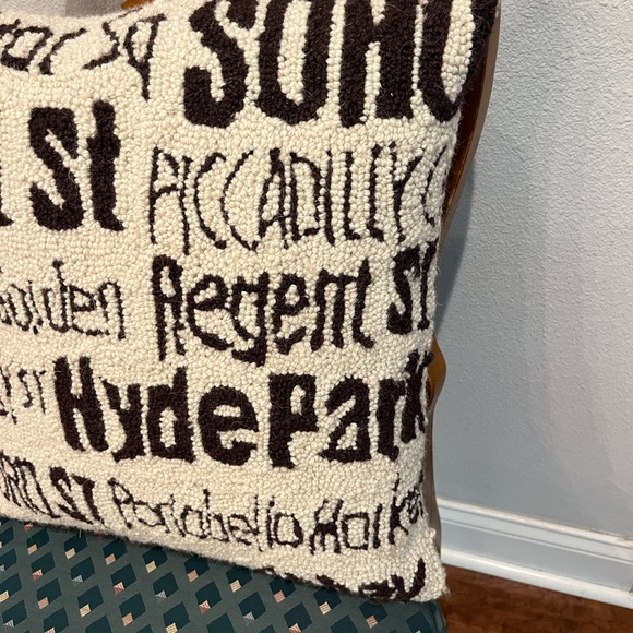 Hand hooked style cream and brown London streets throw pillow. GUC! - Picture 2 of 7